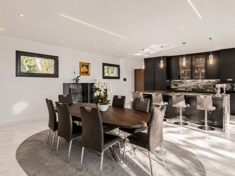 Villa for Sale in El Paraiso, Marbella Area 10