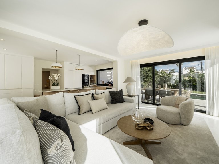 Villa for Sale in San Pedro De Alcántara, Marbella Area 5
