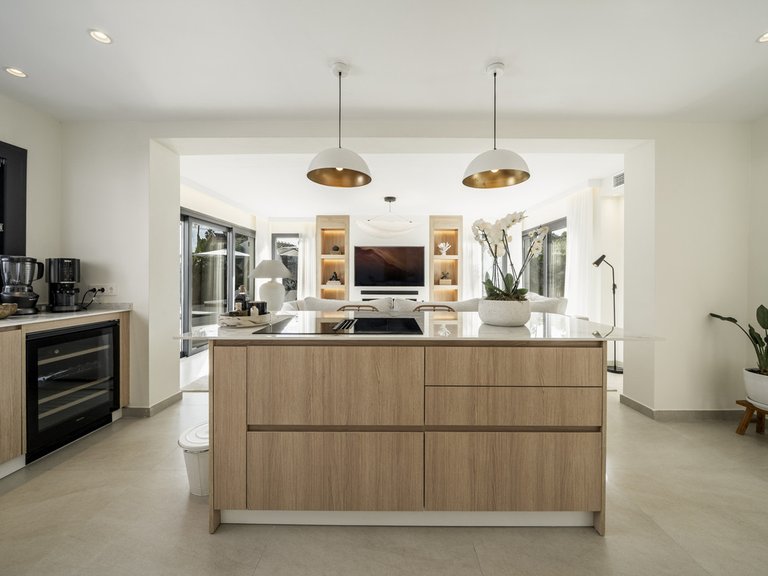 Villa for Sale in San Pedro De Alcántara, Marbella Area 8
