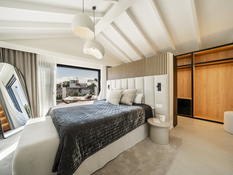 Villa for Sale in San Pedro De Alcántara, Marbella Area 14