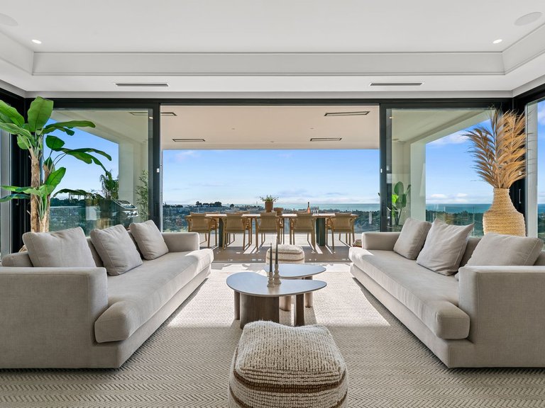 Villa for Sale in El Paraiso, Marbella Area 5