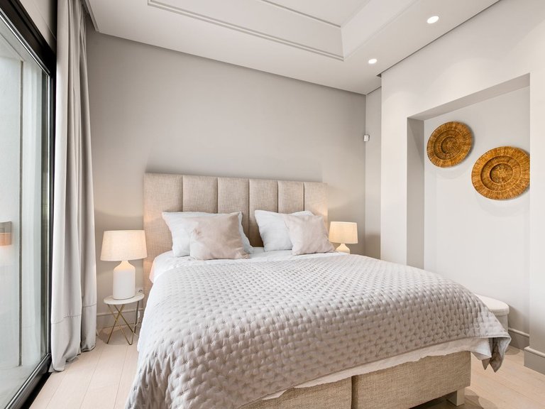 Villa for Sale in El Paraiso, Marbella Area 16