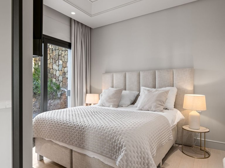 Villa for Sale in El Paraiso, Marbella Area 18