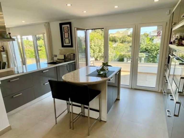 Villa for Sale in San Pedro De Alcántara, Marbella Area 7