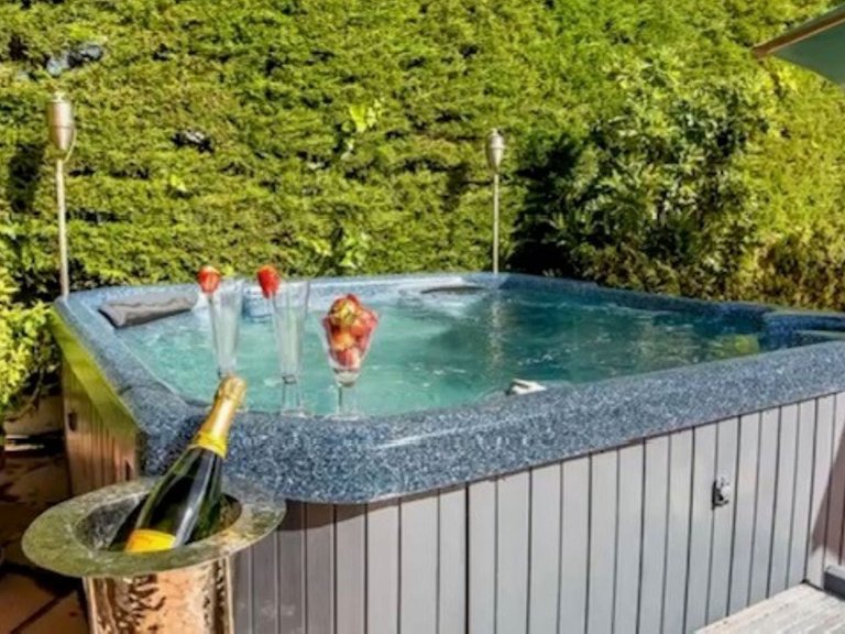 Villa for Sale in San Pedro De Alcántara, Marbella Area 10