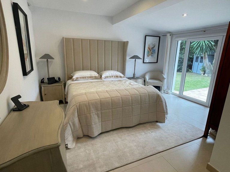 Villa for Sale in San Pedro De Alcántara, Marbella Area 12