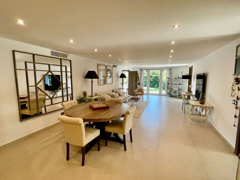 Villa for Sale in San Pedro De Alcántara, Marbella Area 16