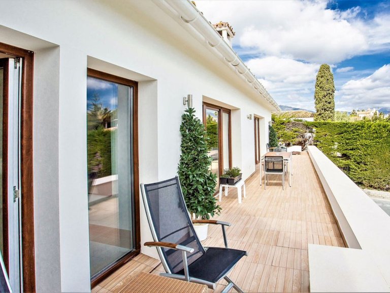 Villa for Sale in San Pedro De Alcántara, Marbella Area 17