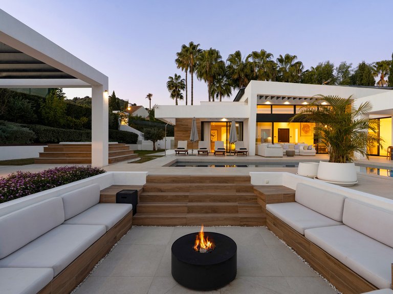 Villa for Sale in Nueva Andalucía, Marbella Area 2