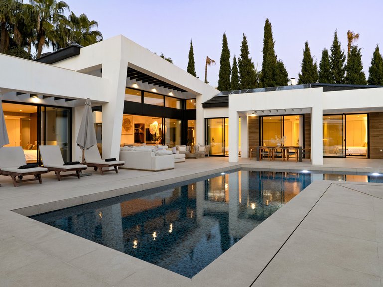 Villa for Sale in Nueva Andalucía, Marbella Area 3