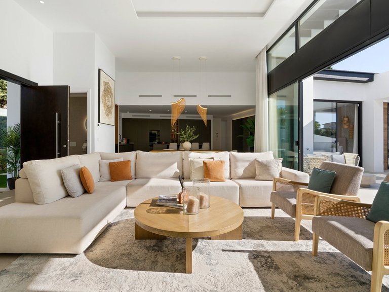 Villa for Sale in Nueva Andalucía, Marbella Area 8