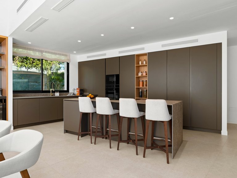Villa for Sale in Nueva Andalucía, Marbella Area 12