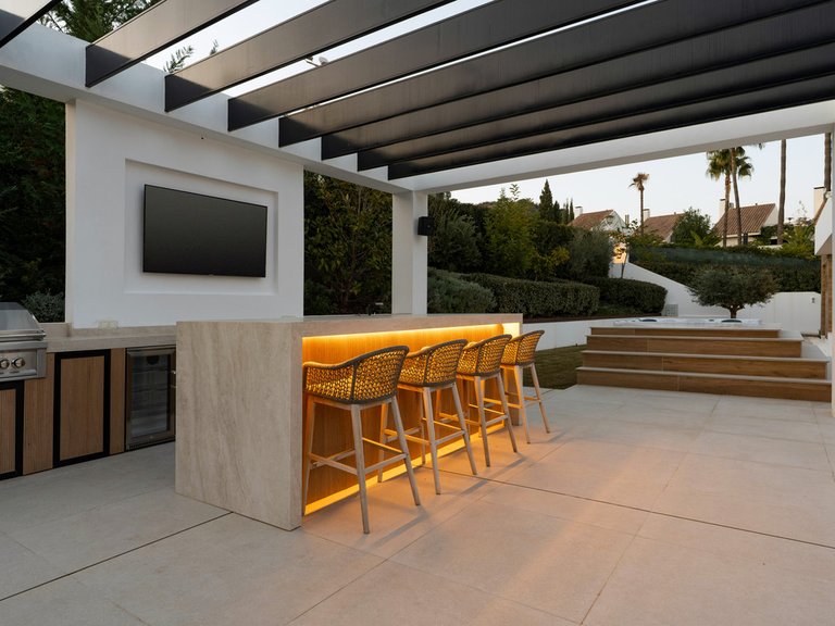 Villa for Sale in Nueva Andalucía, Marbella Area 17