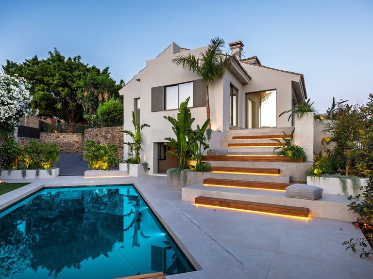 Villa for Sale in Nueva Andalucía, Marbella Area 1