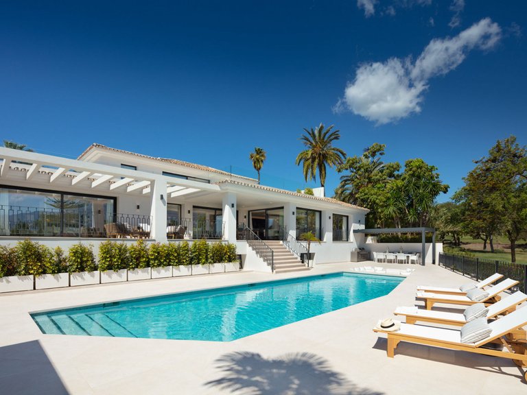 Villa for Sale in Nueva Andalucía, Marbella Area 11