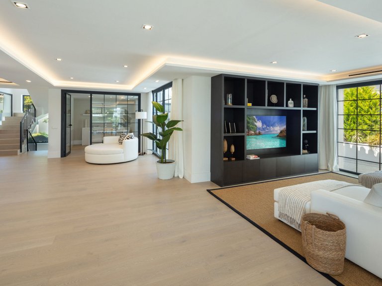 Villa for Sale in Nueva Andalucía, Marbella Area 14
