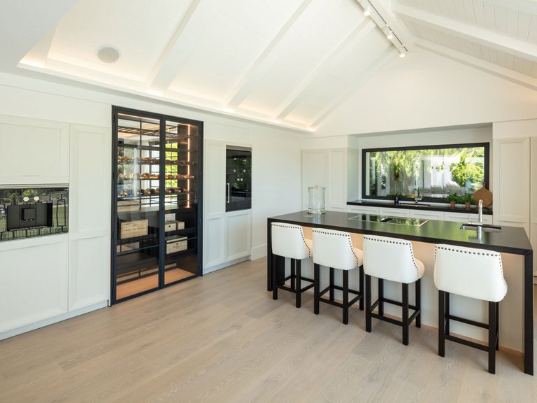 Villa for Sale in Nueva Andalucía, Marbella Area 4