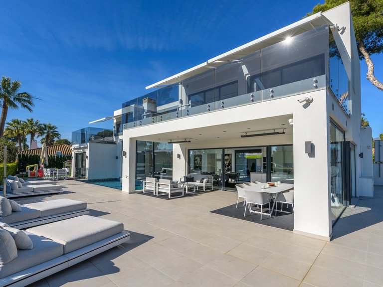 Villa for Sale in Los Monteros, Marbella Area 15