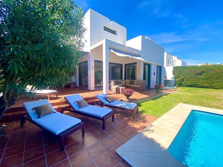 Villa for Sale in Nueva Andalucía, Marbella Area 1