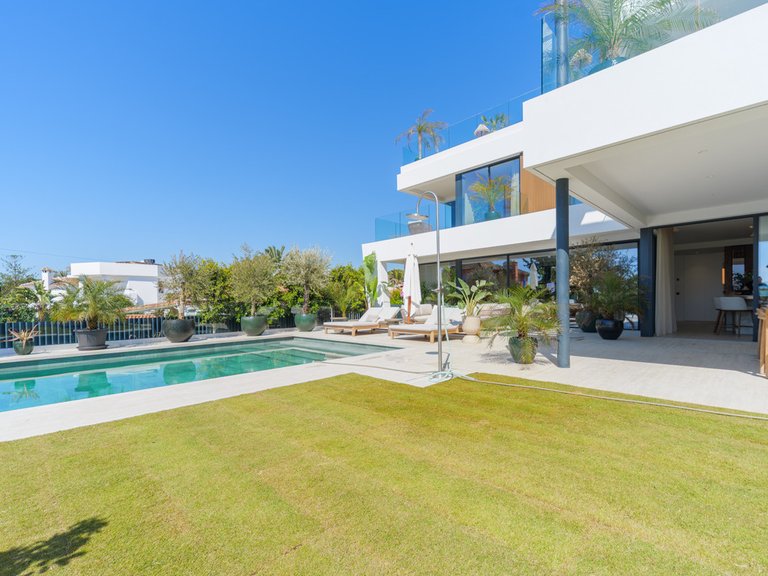 Villa for Sale in Marbesa, Marbella Area 10