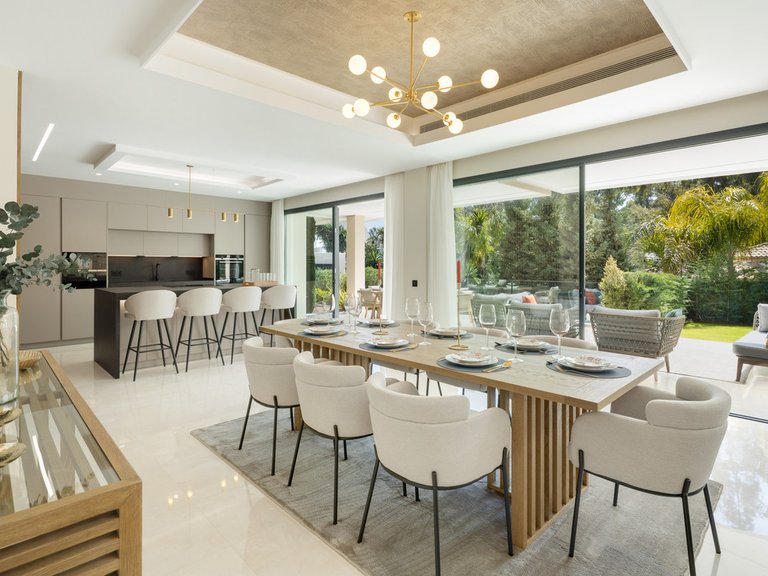 Villa for Sale in Nueva Andalucía, Marbella Area 2