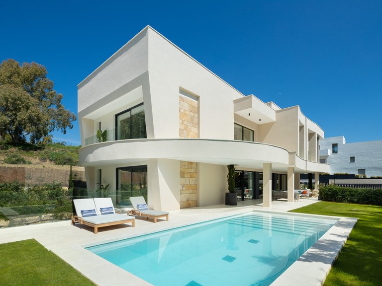 Villa for Sale in Nueva Andalucía, Marbella Area 12