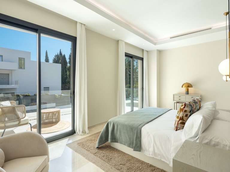Villa for Sale in Nueva Andalucía, Marbella Area 15