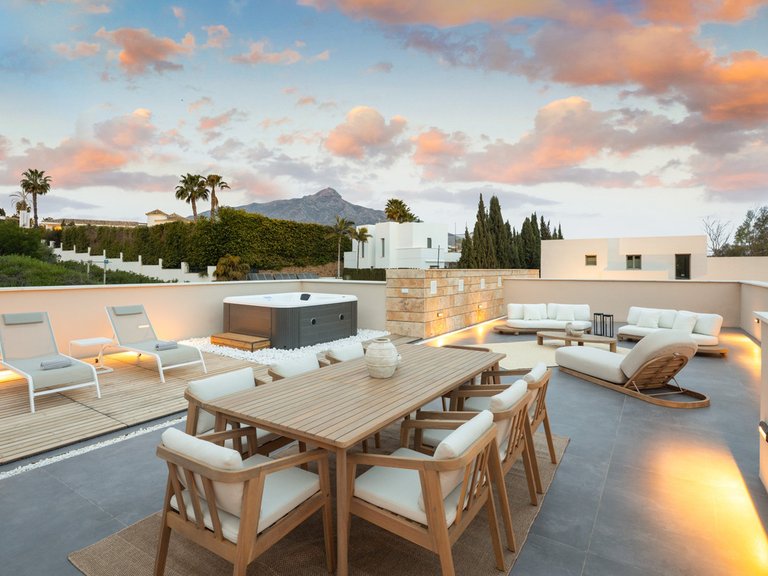 Villa for Sale in Nueva Andalucía, Marbella Area 5