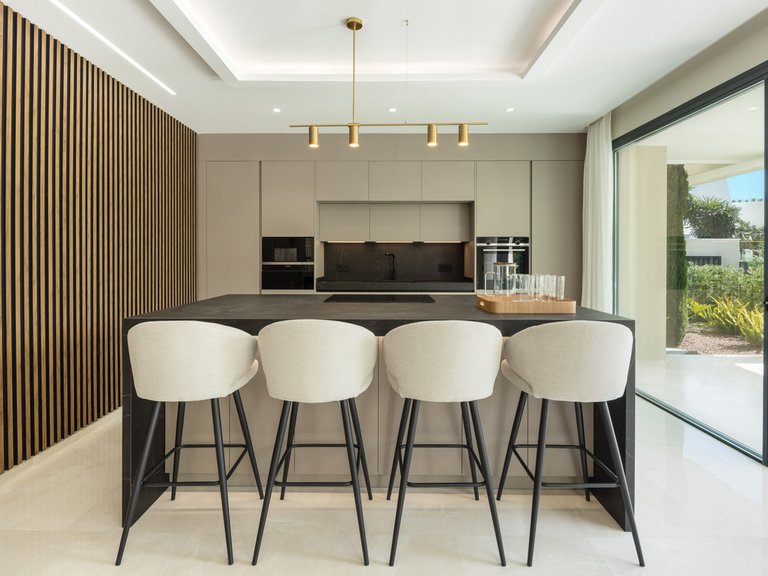 Villa for Sale in Nueva Andalucía, Marbella Area 8