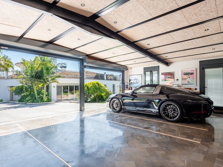 Villa for Sale in San Pedro De Alcántara, Marbella Area 8