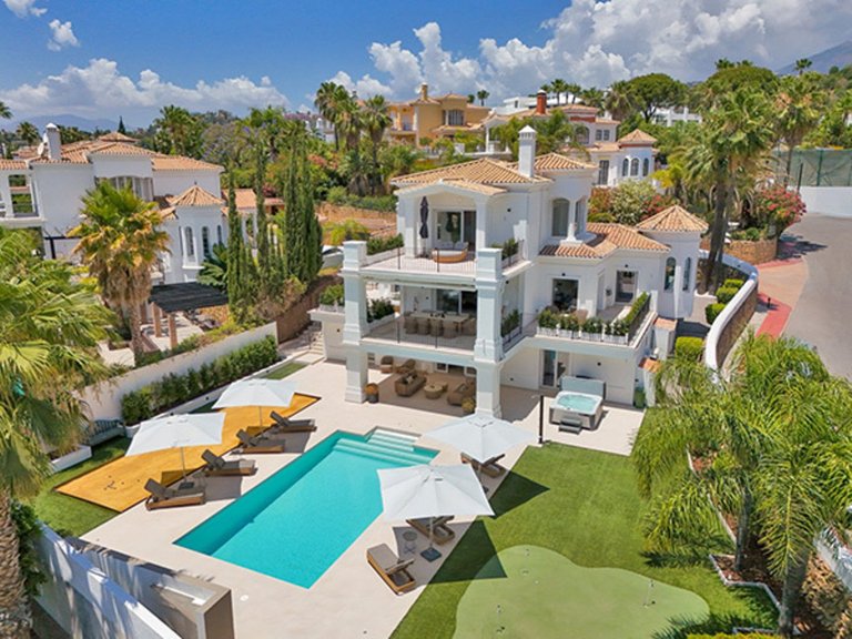 Villa for Sale in Nueva Andalucía, Marbella Area 1