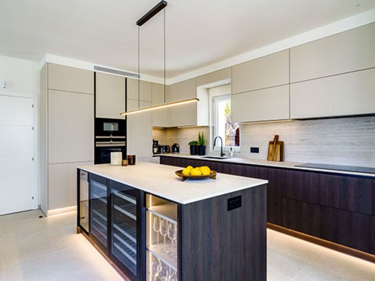 Villa for Sale in Nueva Andalucía, Marbella Area 8