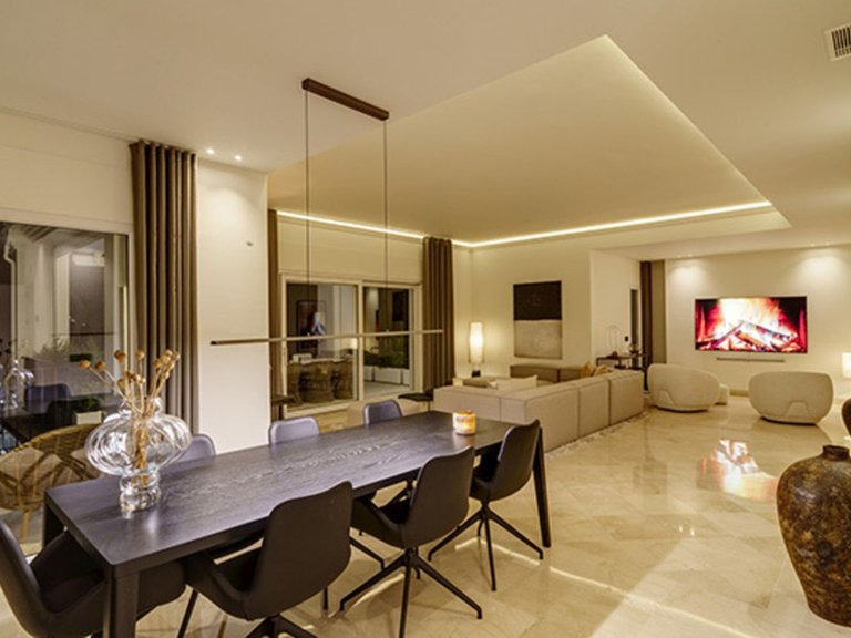 Villa for Sale in Nueva Andalucía, Marbella Area 11