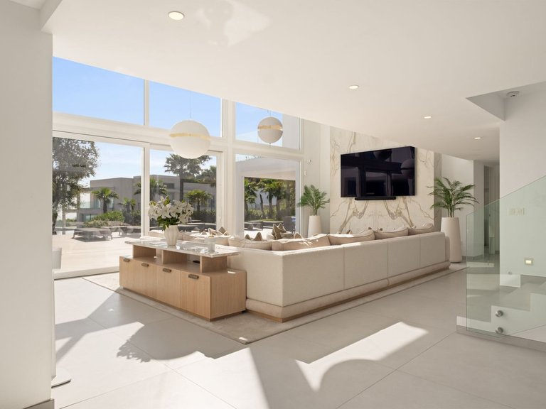 Villa for Sale in La Mairena, Marbella Area 11