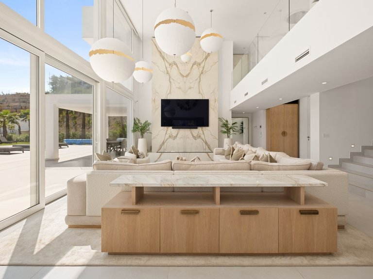 Villa for Sale in La Mairena, Marbella Area 6