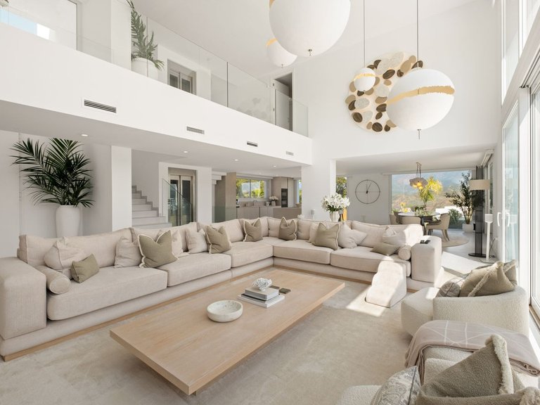 Villa for Sale in La Mairena, Marbella Area 7