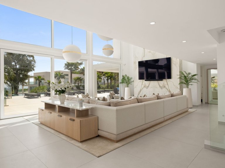 Villa for Sale in La Mairena, Marbella Area 9