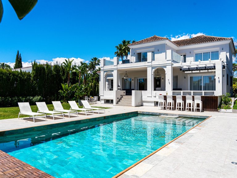 Villa for Sale in Nueva Andalucía, Marbella Area 1