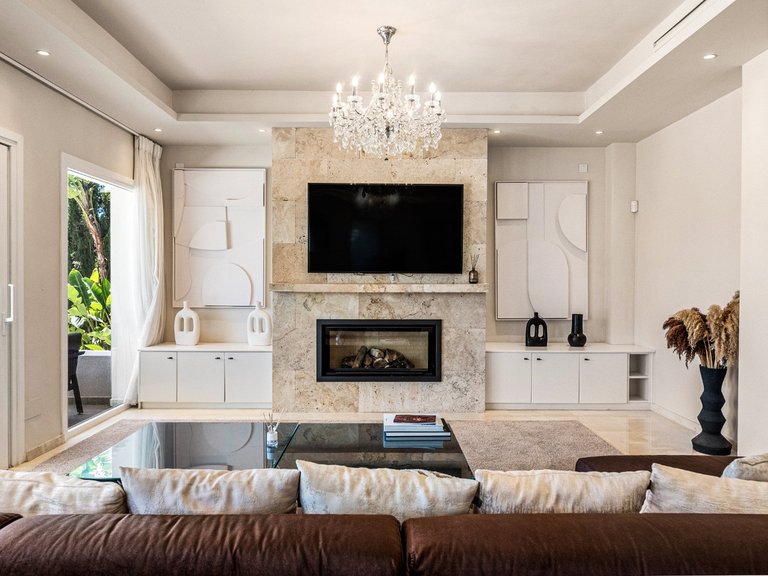 Villa for Sale in Nueva Andalucía, Marbella Area 11