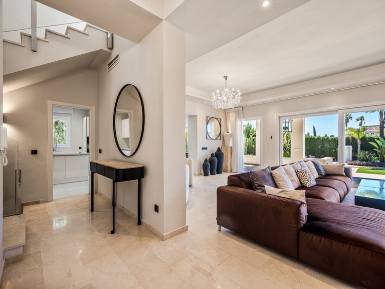 Villa for Sale in Nueva Andalucía, Marbella Area 12