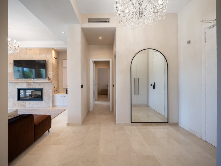 Villa for Sale in Nueva Andalucía, Marbella Area 16