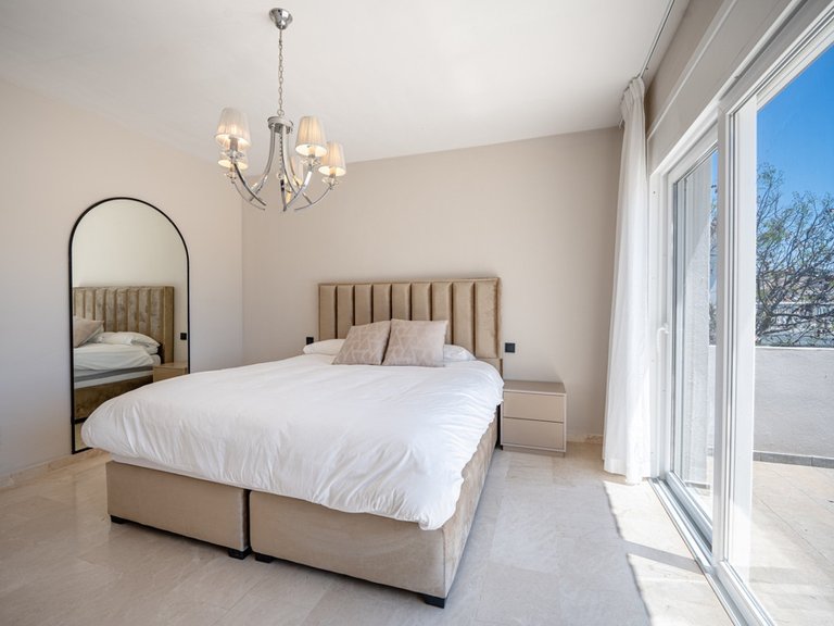 Villa for Sale in Nueva Andalucía, Marbella Area 18