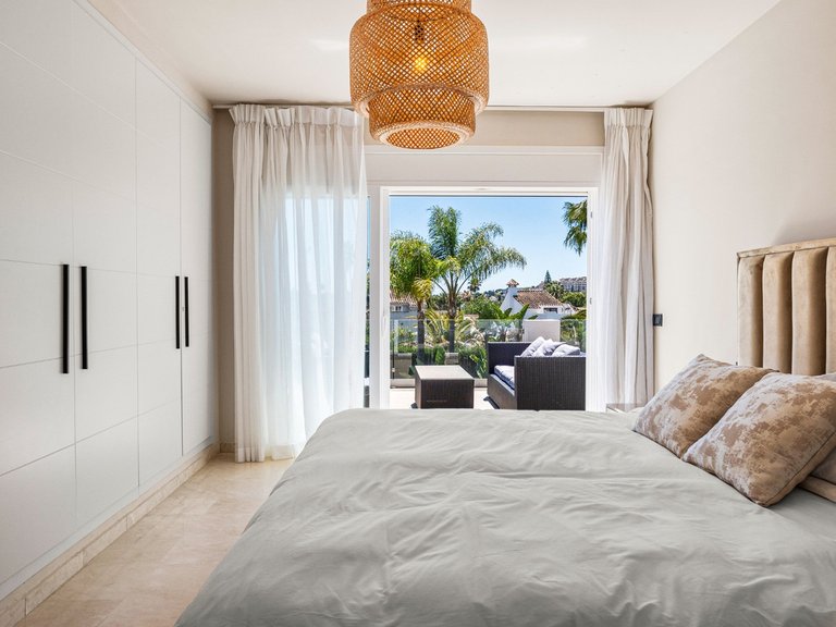 Villa for Sale in Nueva Andalucía, Marbella Area 4