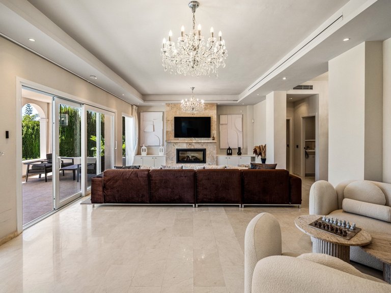 Villa for Sale in Nueva Andalucía, Marbella Area 8