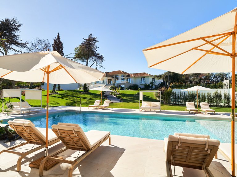 Villa for Sale in San Pedro De Alcántara, Marbella Area 2