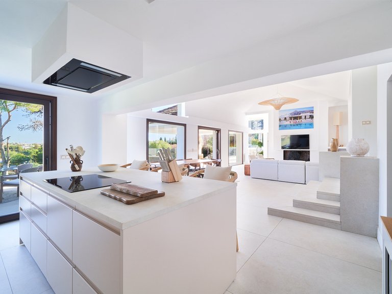 Villa for Sale in San Pedro De Alcántara, Marbella Area 15