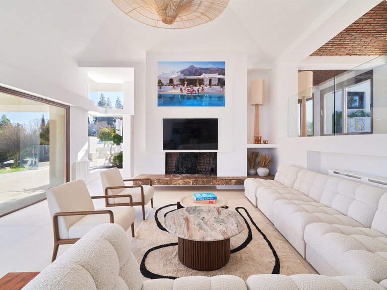 Villa for Sale in San Pedro De Alcántara, Marbella Area 3