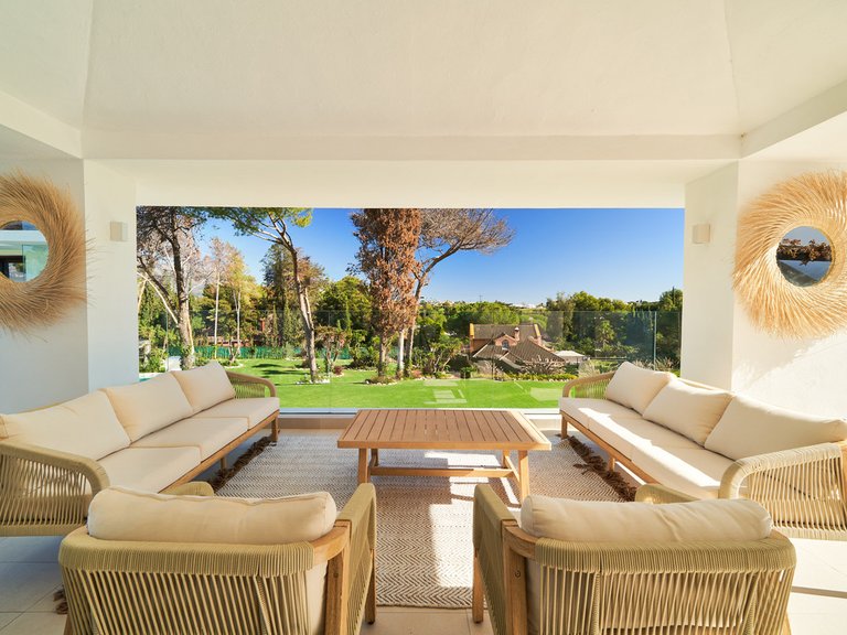 Villa for Sale in San Pedro De Alcántara, Marbella Area 4