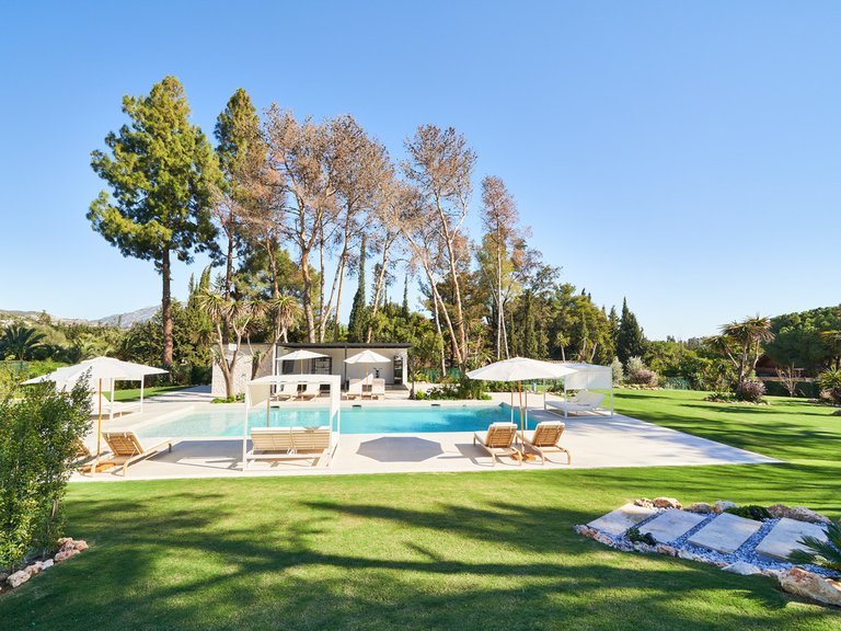 Villa for Sale in San Pedro De Alcántara, Marbella Area 8