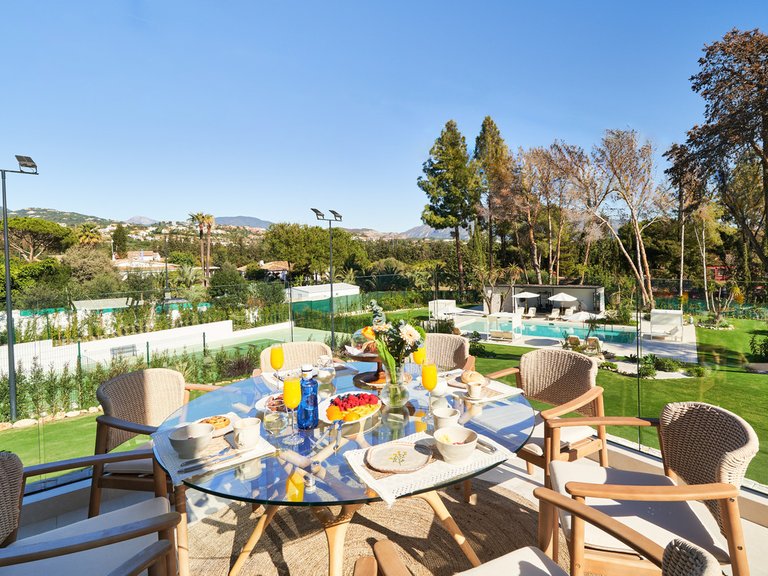 Villa for Sale in San Pedro De Alcántara, Marbella Area 9
